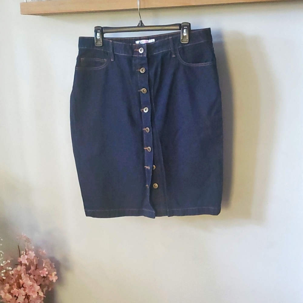 Just Fab denim button skirt, size 32